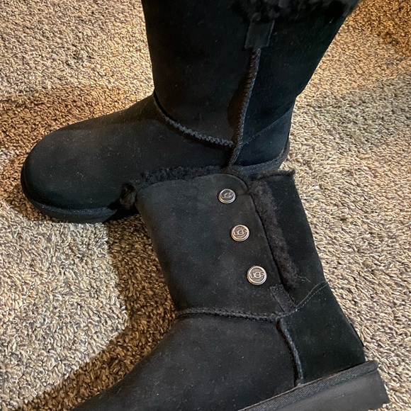 Ugg boots - Picture 2 of 3